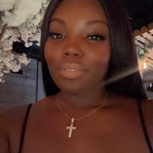 Meet your Posher, Dorinda